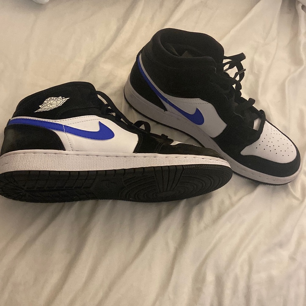 Air Jordan 1 Mids